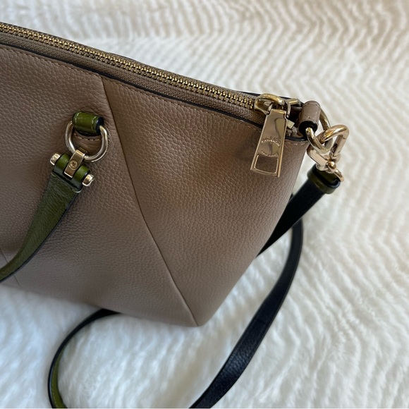 Coach Prairie Satchel Crossbody Nude Pebbled
Leather Authentic Handbag - Picture 9 of 13